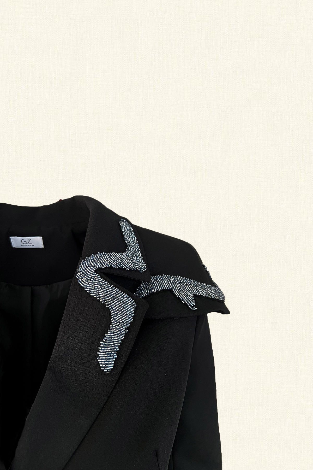 Fırfır Detay Üzeri Dal Motifli Siyah Blazer Ceket