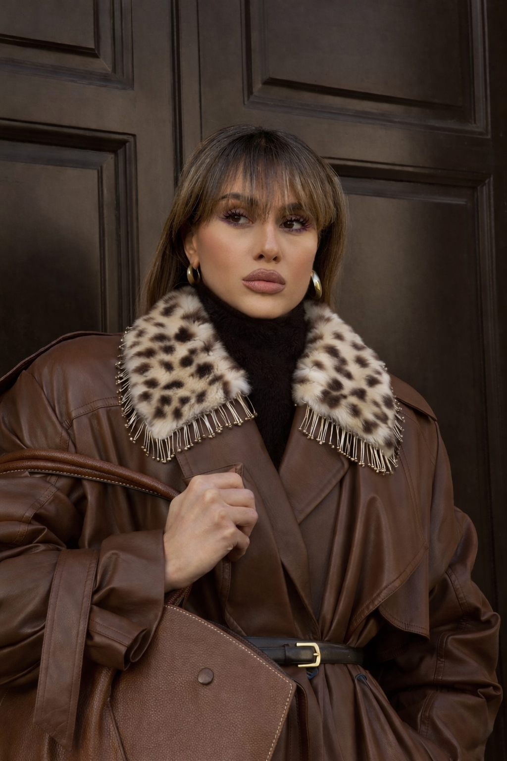 Kahverengi Benekli Püskül Detay Kürk Yaka