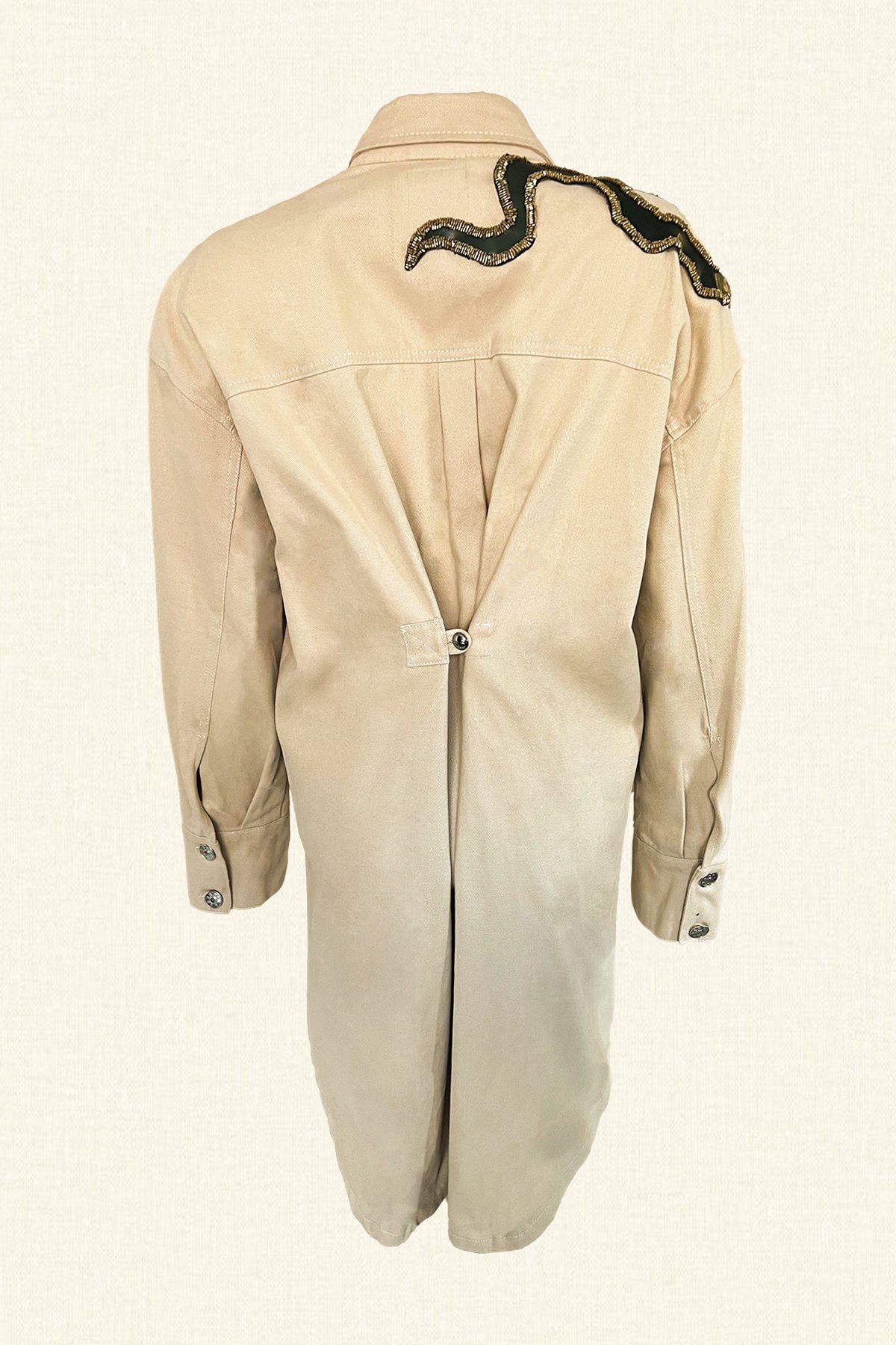 Deri Üzeri Boncuk İşlemeli Yılan Figürlü Uzun Krem Renk Jean Ceket