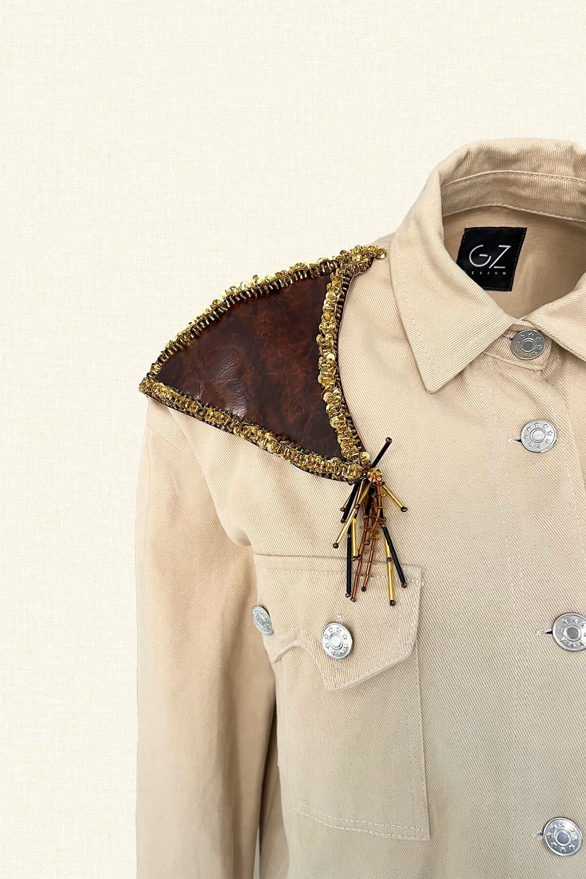 Deri Üzeri Pul İşlemeli Uzun Krem Oversize Jean Ceket