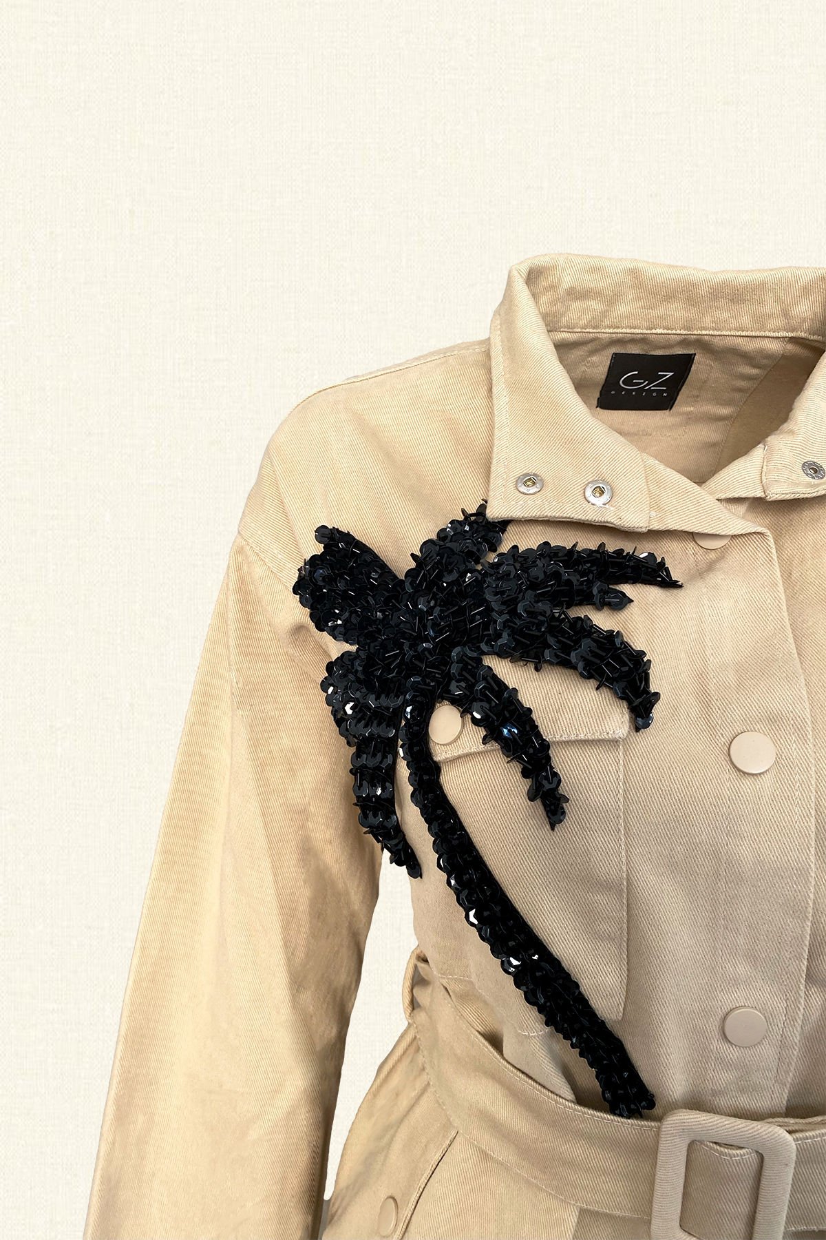 Siyah Palmiye İşlemeli Krem Renk Jean Ceket