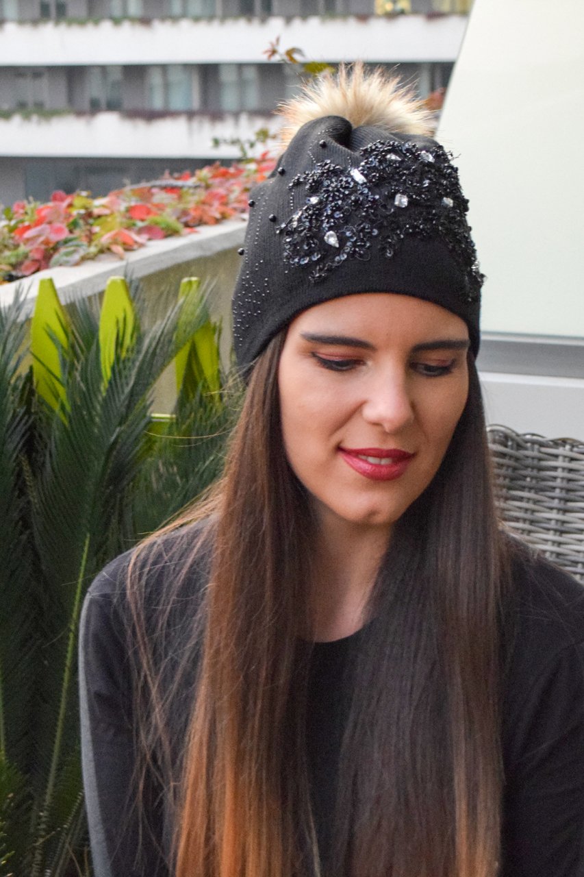 Kristal taşlı siyah bere