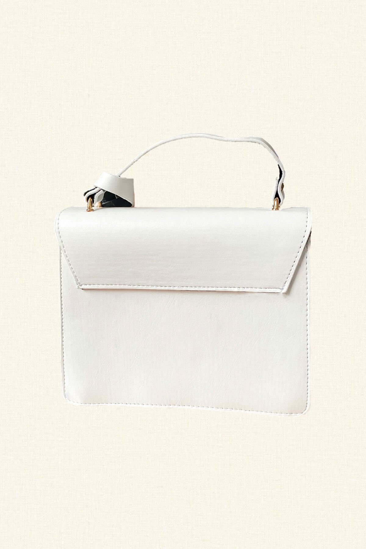 Alev İşlemeli Beyaz Renk Çanta