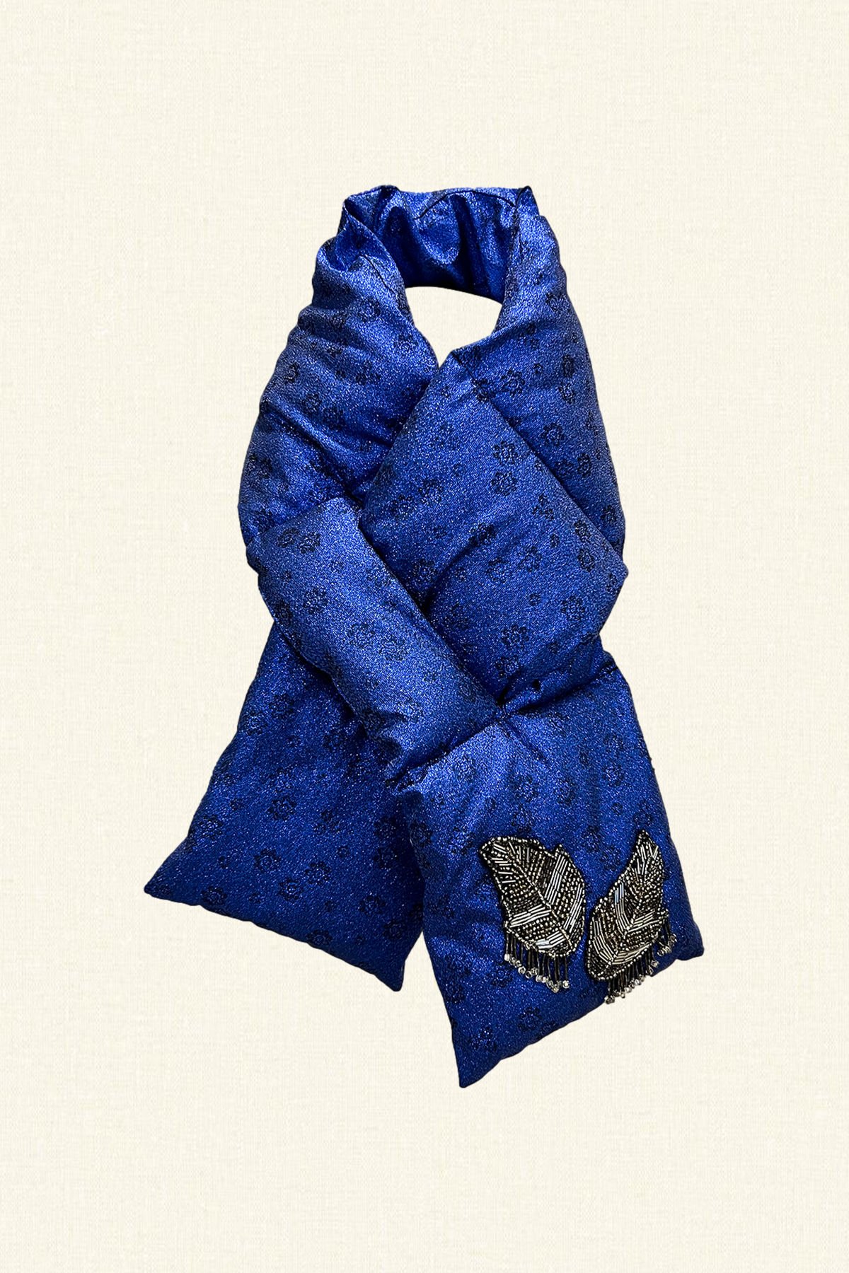 Yaprak Detaylı Mavi Şişme Atkı