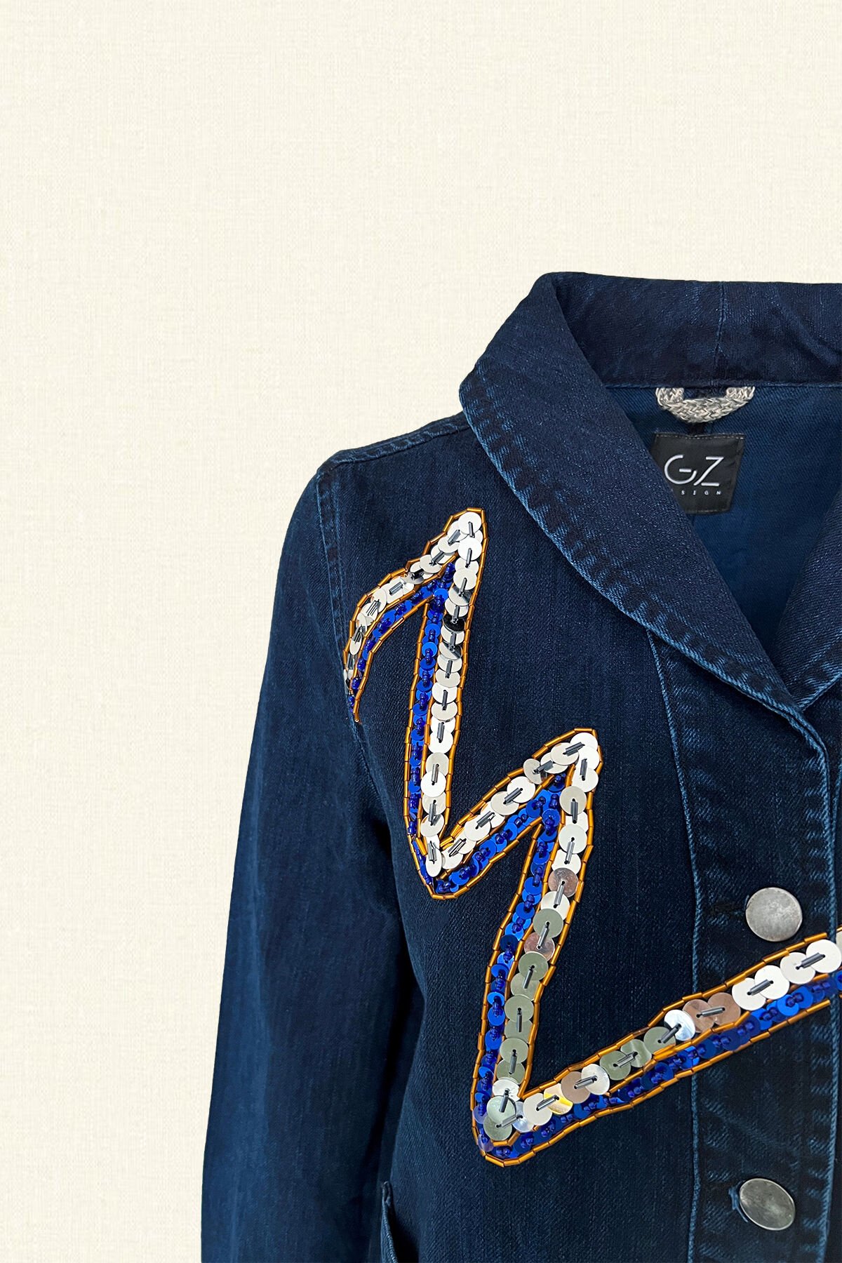 Gümüş Zigzag İşlemeli Koyu Renk Jean Ceket