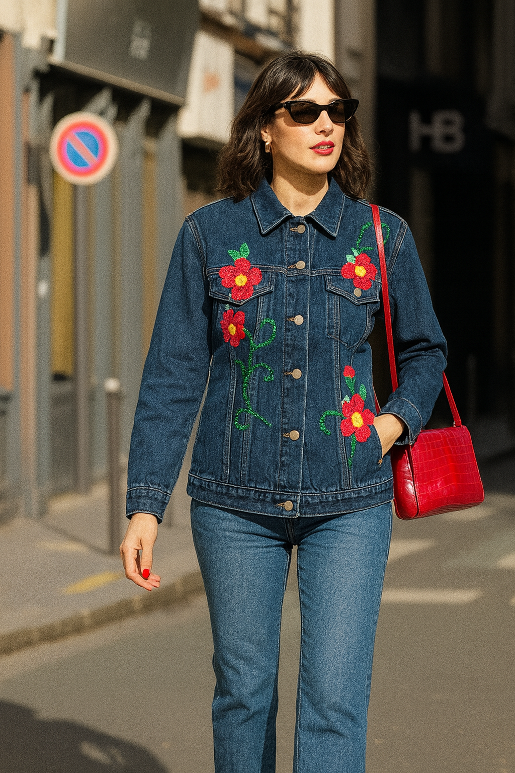 Kırmızı Çiçek İşlemeli Koyu Renk Jean Ceket