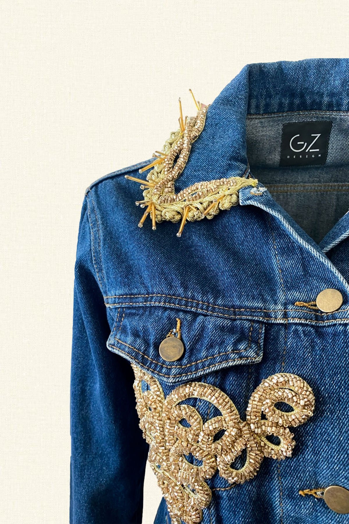 Yakası ve Önü Sırma İşlemeli Koyu Renk Jean Ceket