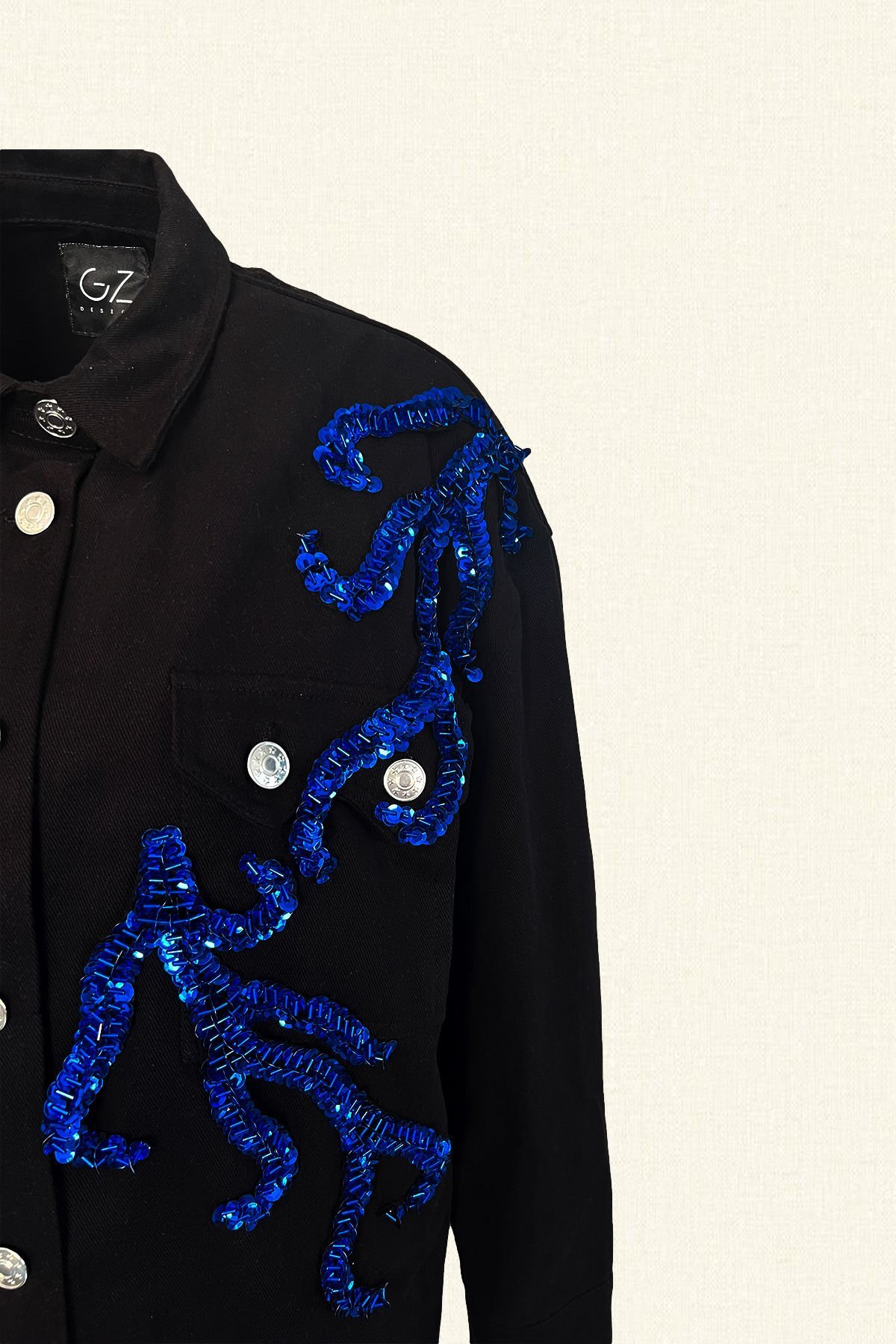 Mavi Dal İşlemeli Uzun Siyah Jean Ceket