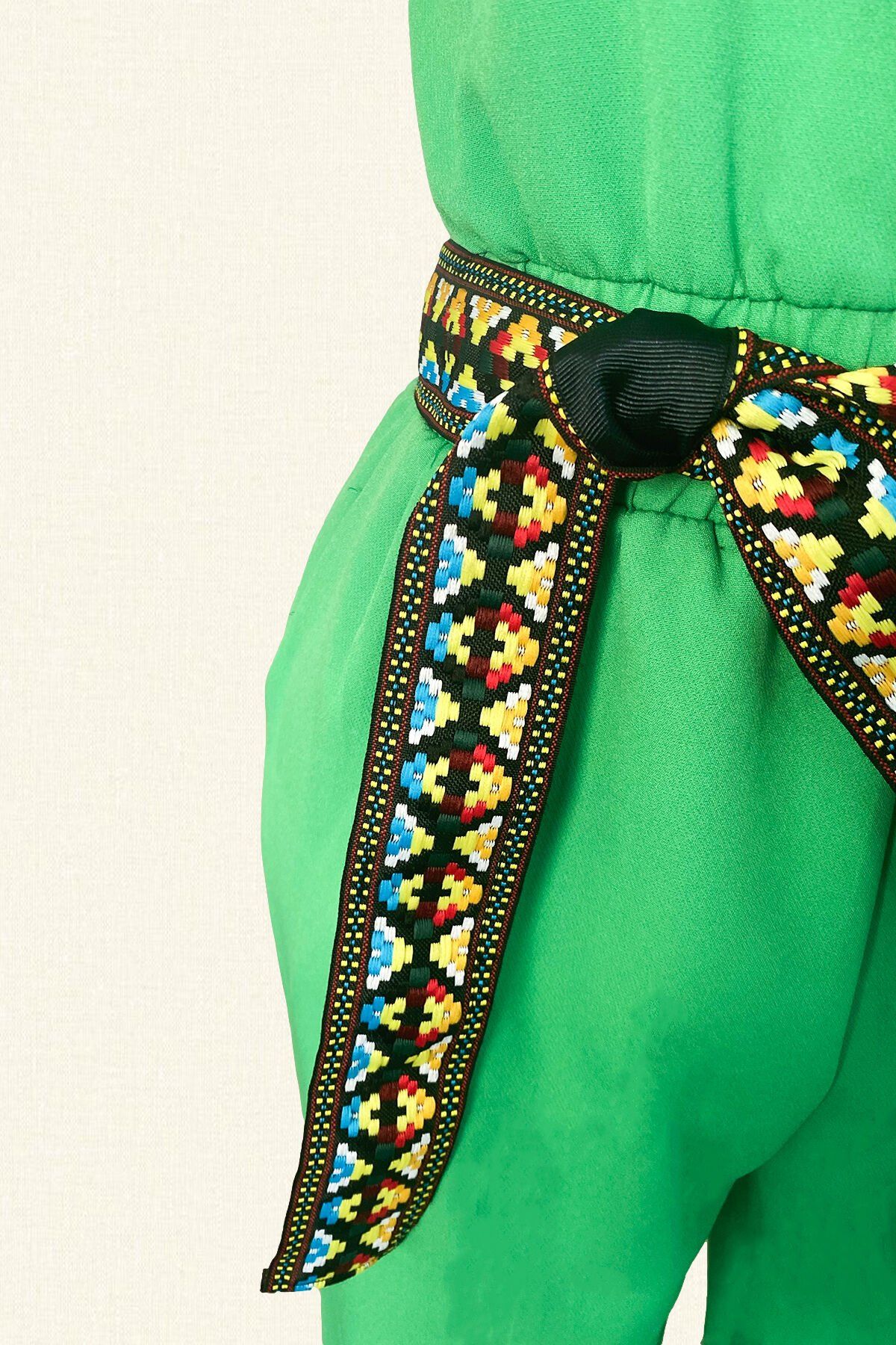 Renkli İşlemeli Yeşil Tulum