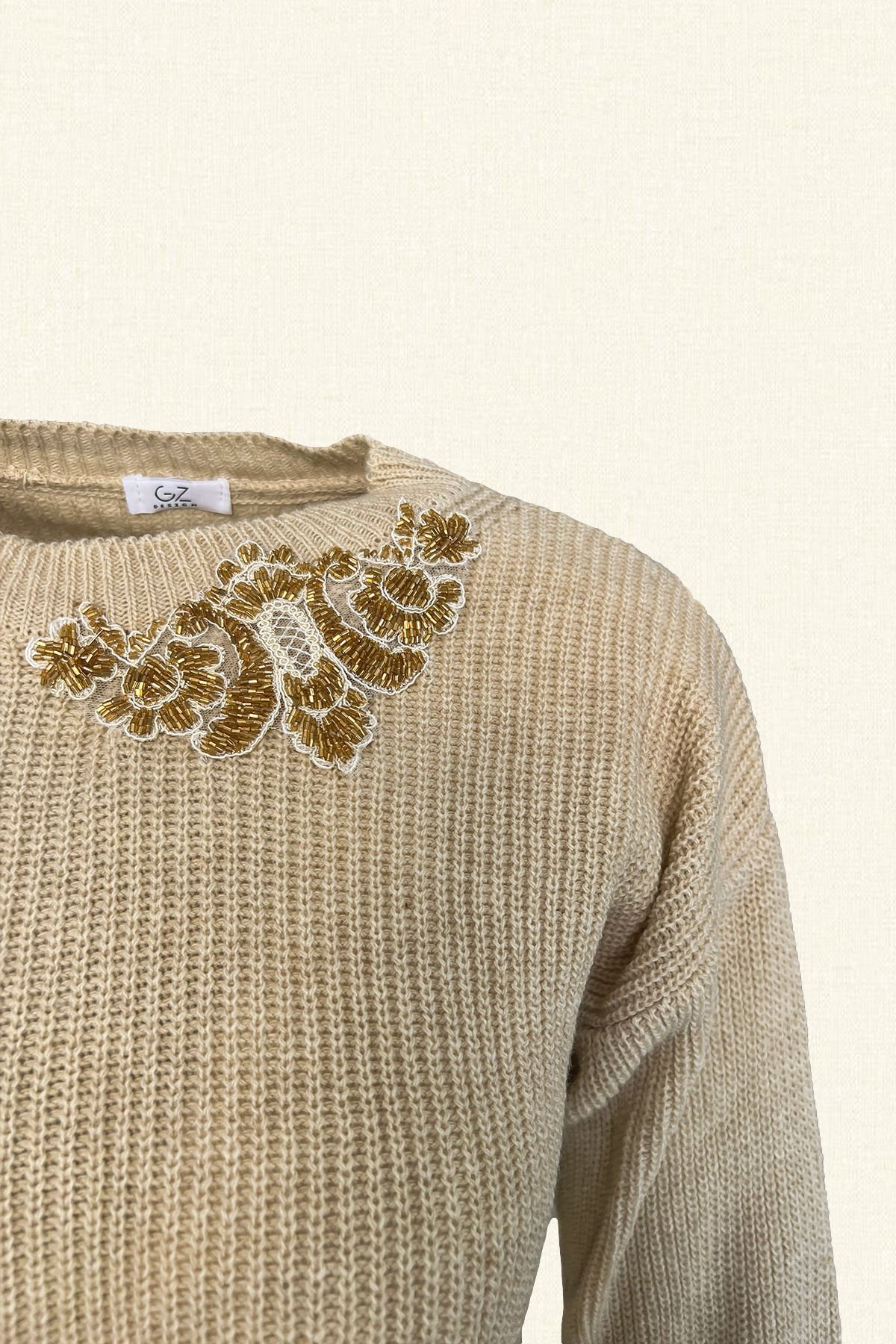 Gold İşlemeli Krem Renk Triko Kazak