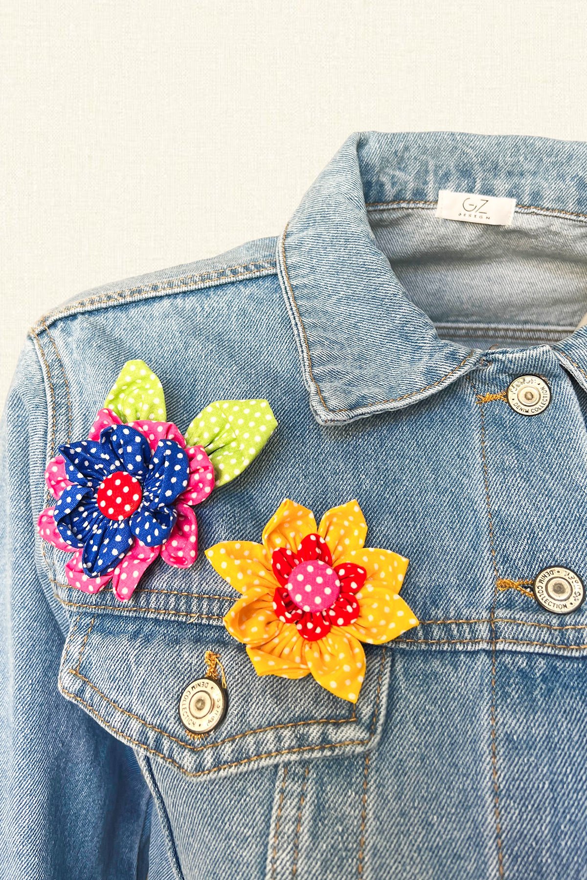 Renkli Pötikare Çiçekli Açık Renk Jean Ceket