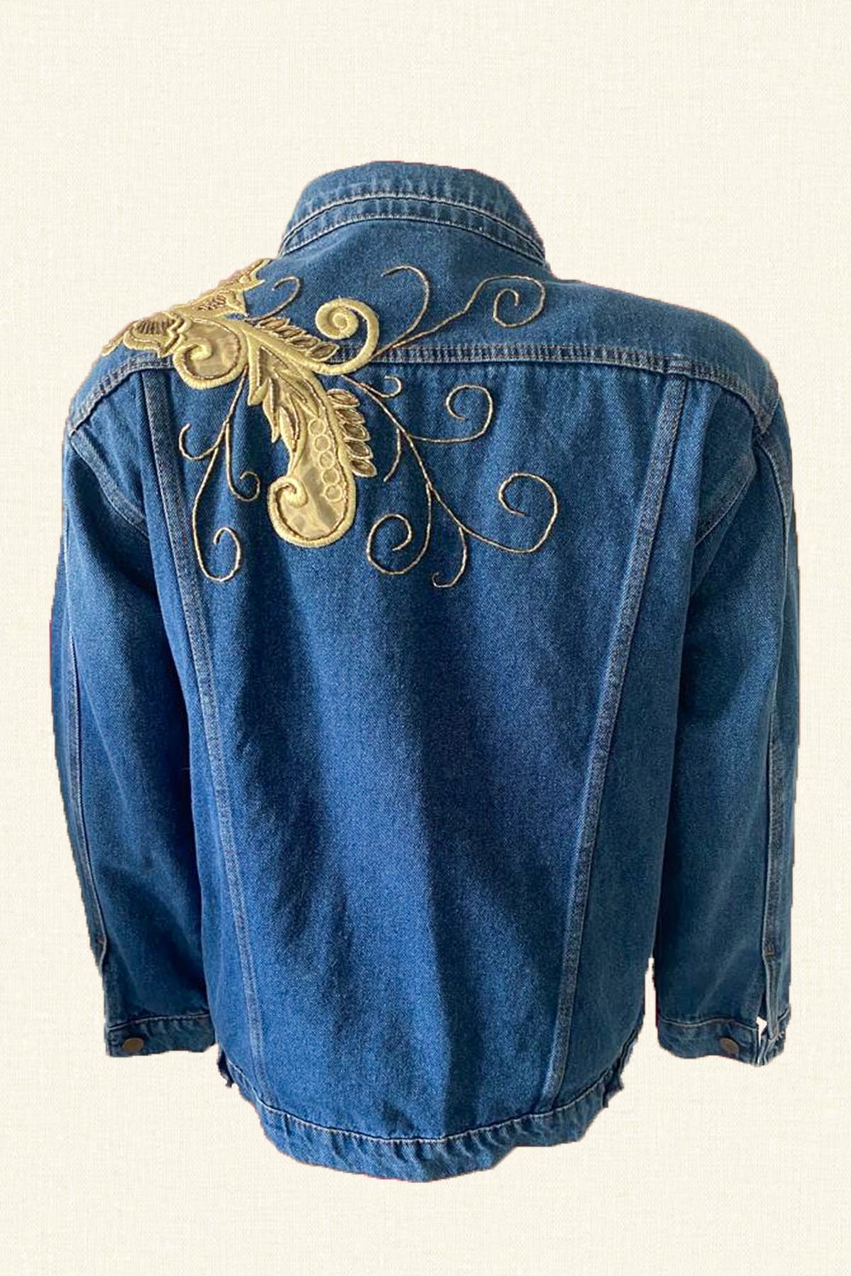 Sarı Sırma Detaylı Koyu Renk Kısa Jean Ceket