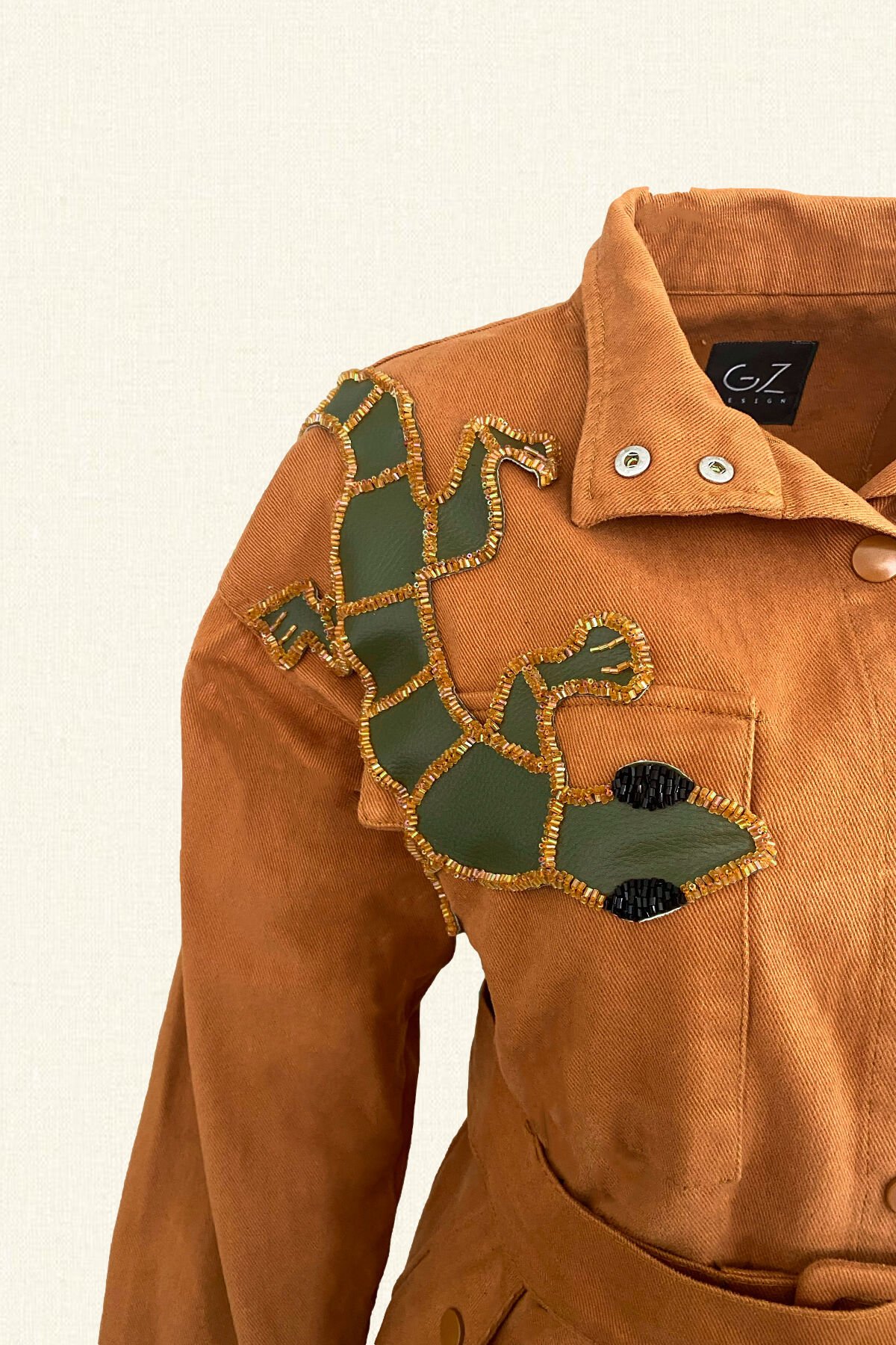 Deri Üzeri Boncuk İşlemeli Kertenkele Figürlü Kiremit Renk Jean Ceket