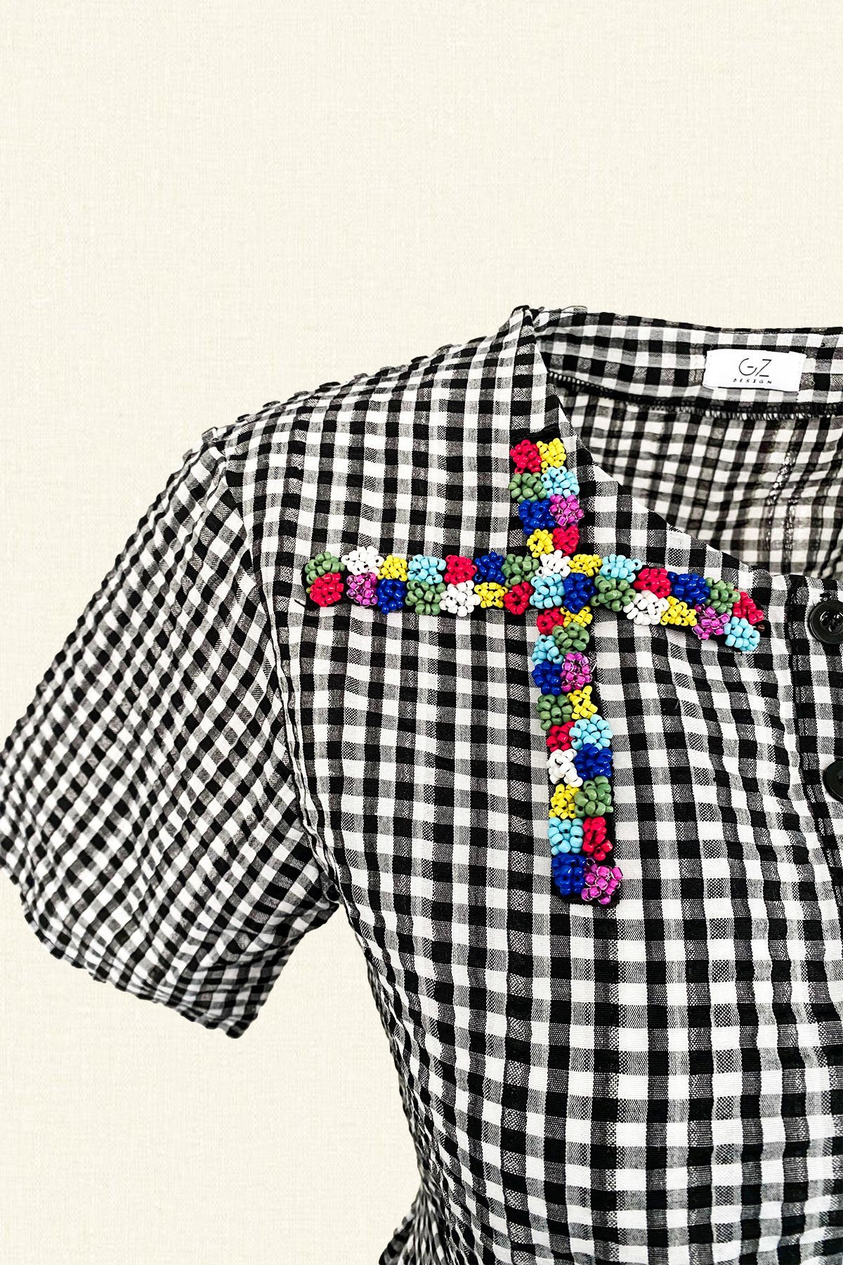 Renkli X İşlemeli Siyah Pötikare Midi Boy Elbise