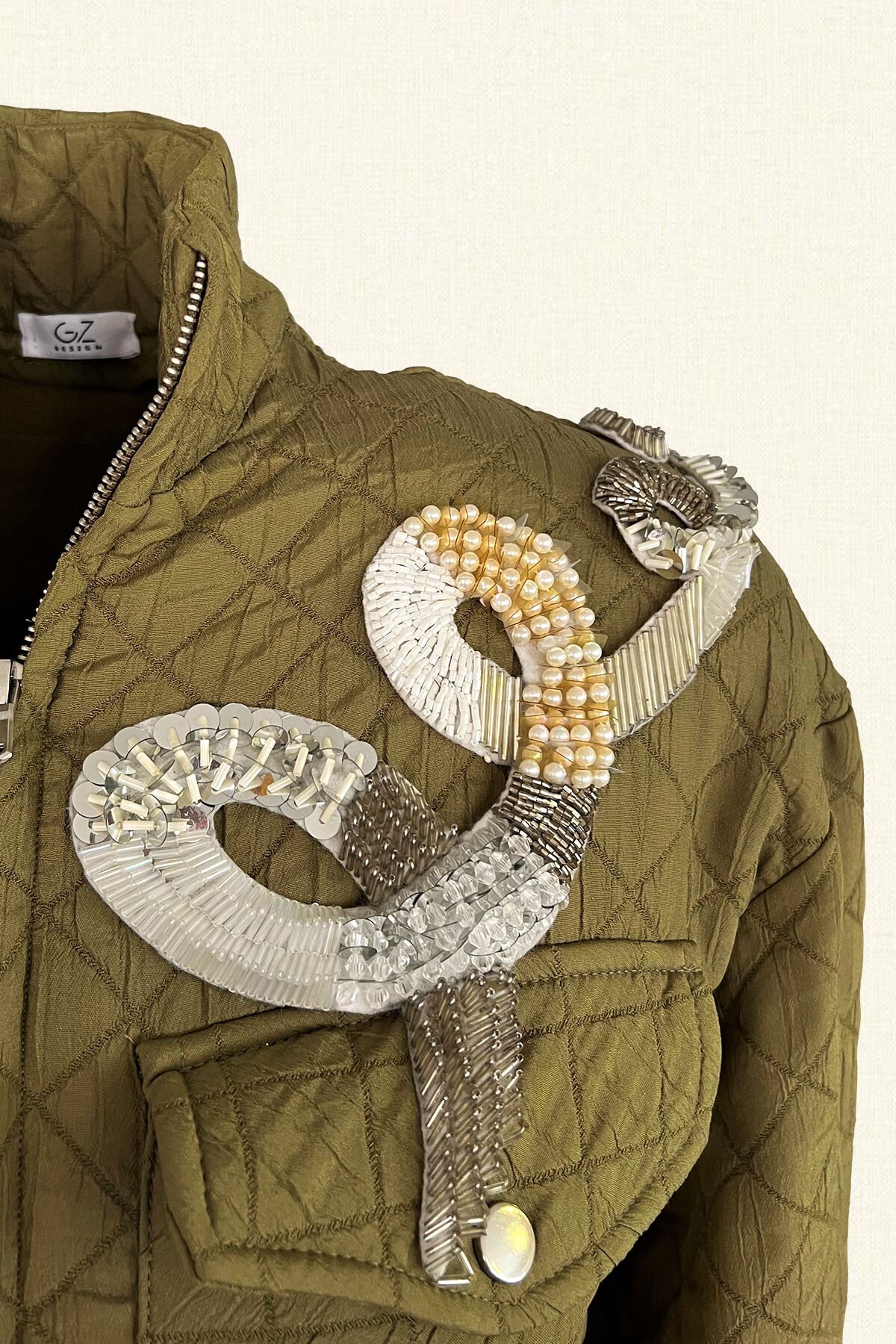 Helezon Motifli İnci ve Kristal Taş İşlemeli Asker Yeşili Oversize Bomber Ceket