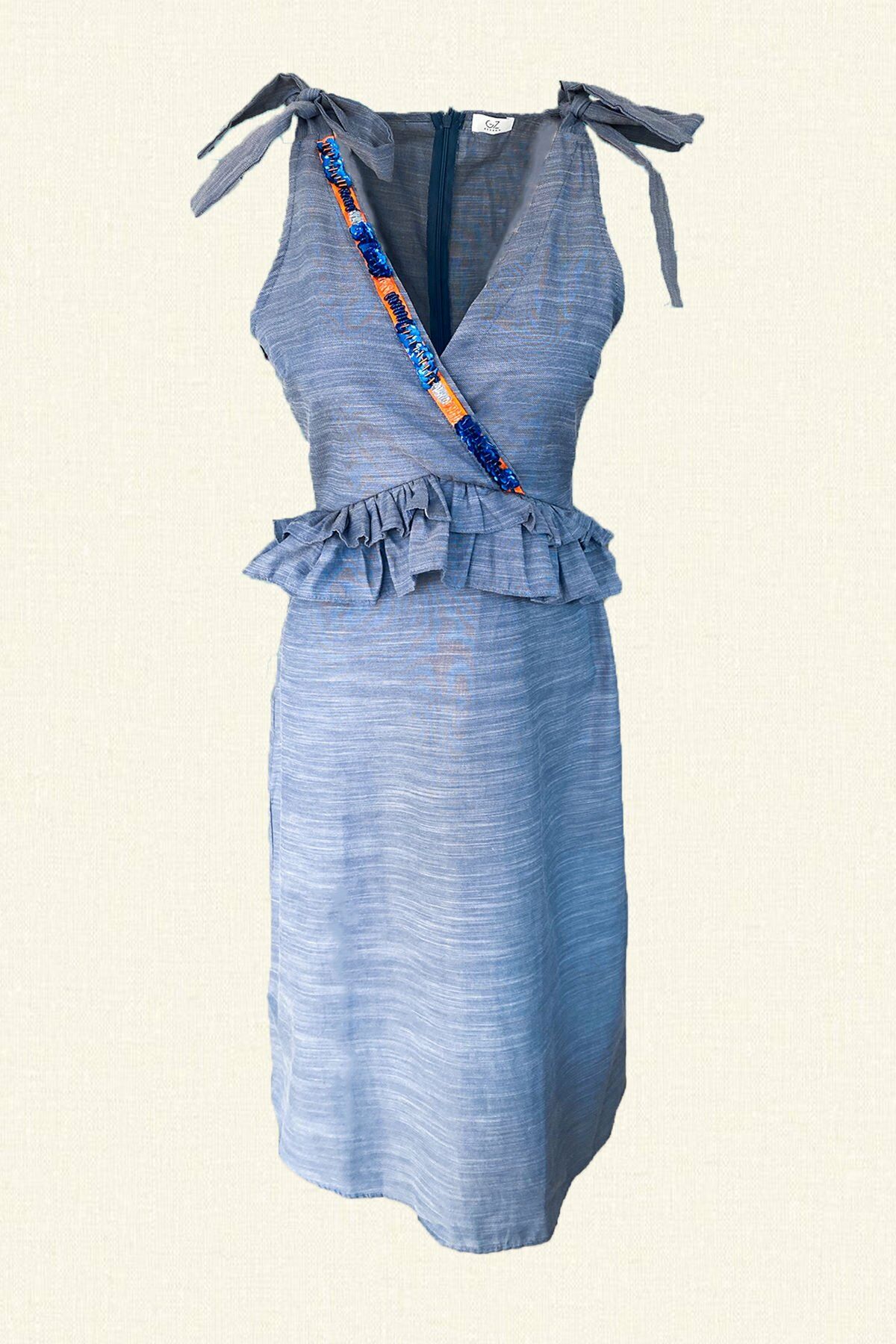 Turuncu İşlemeli Detaylı Mavi Elbise