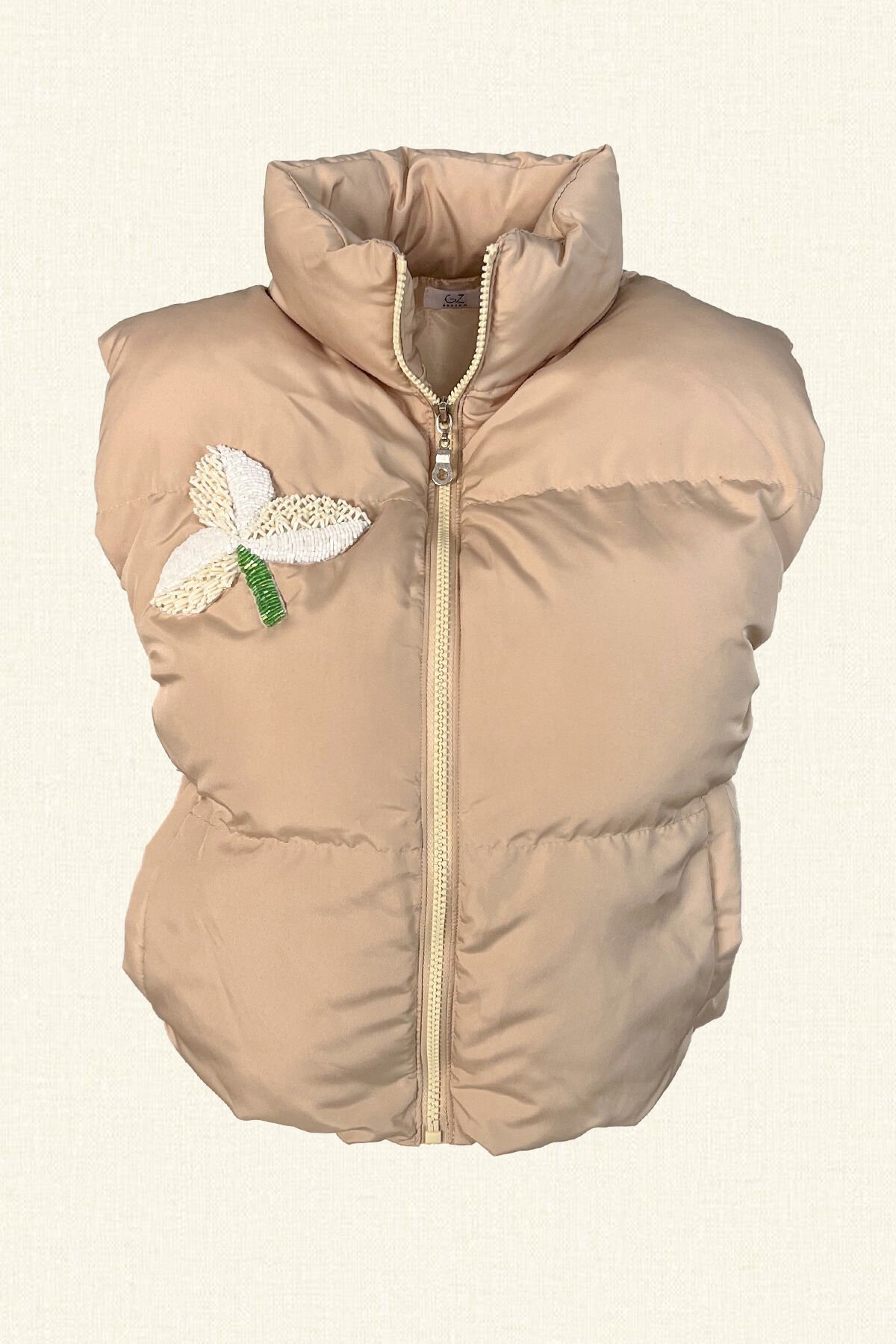 Beyaz Yonca Motifi İşlemeli Krem Bomber Şişme Yelek