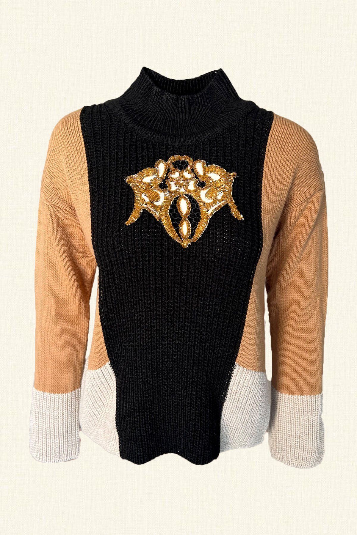 Deri Üzeri Turuncu İşlemeli 3 Renkli Triko Kazak