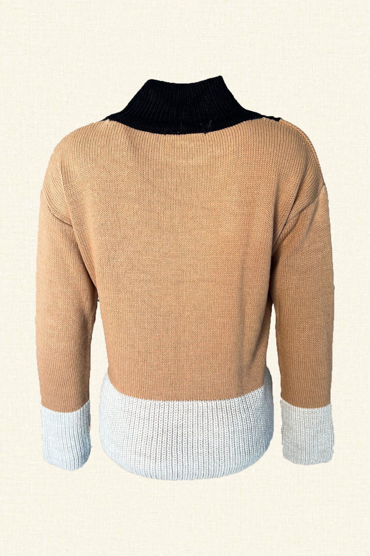 Deri Üzeri Turuncu İşlemeli 3 Renkli Triko Kazak