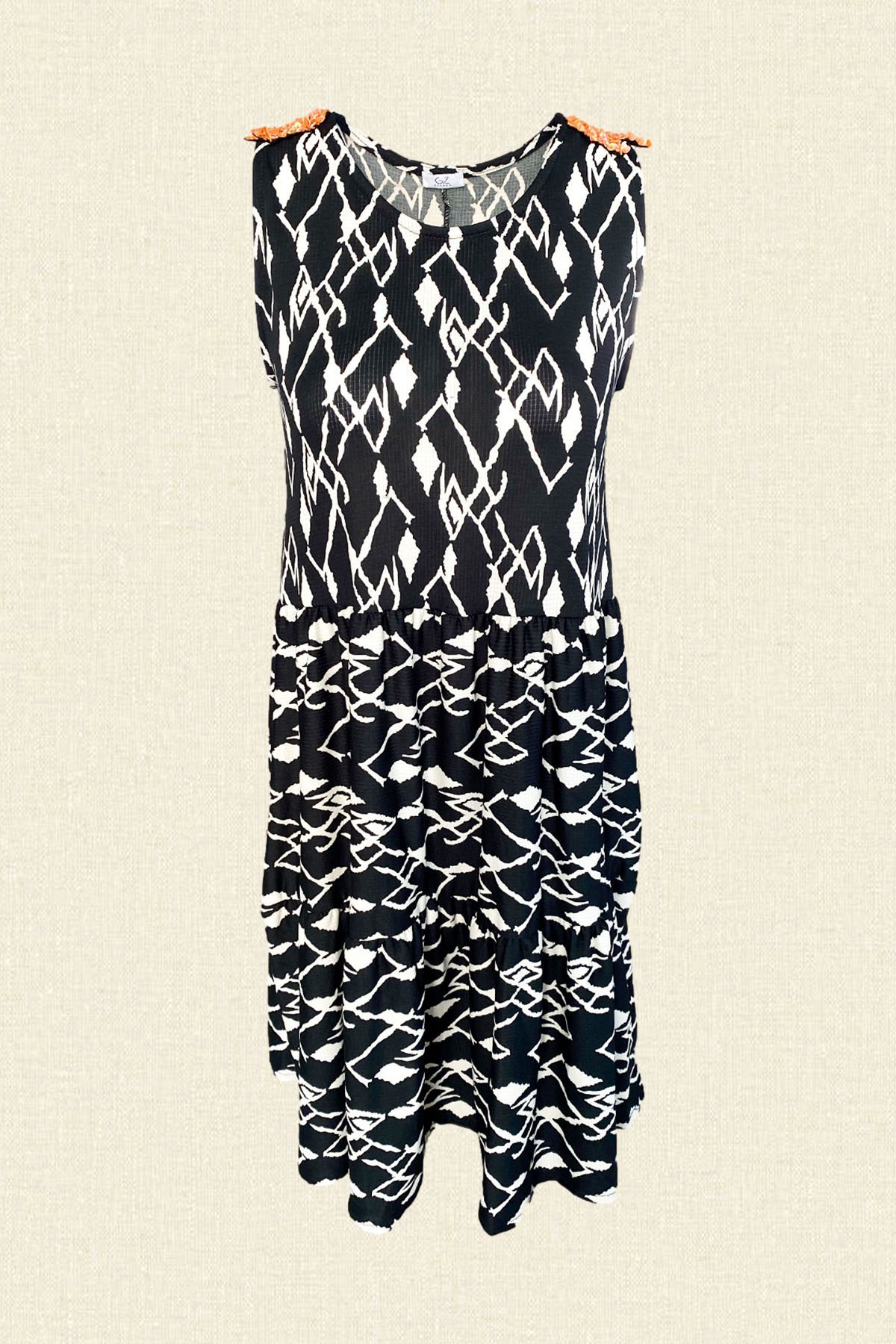 Omuzları Turuncu İşlemeli Siyah Beyaz Desenli Elbise