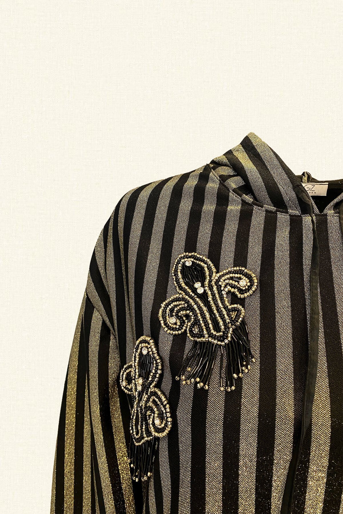 Boncuk Detaylı Çizgili Elbise