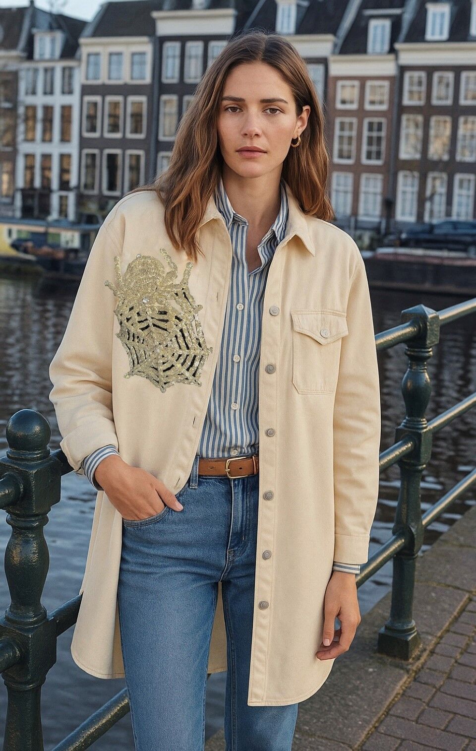 Örümcek İşlemeli Uzun Krem Renk Jean Ceket