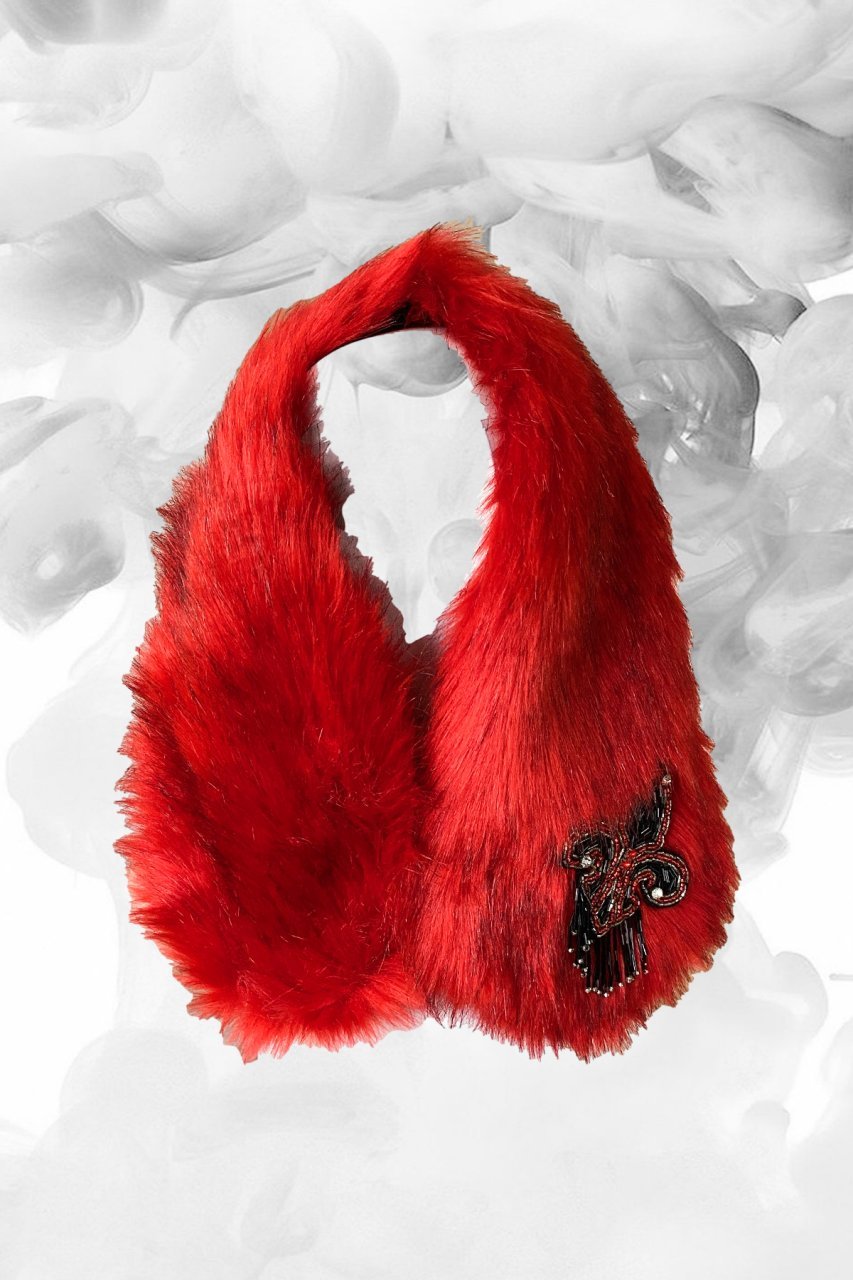 Siyah İşlemeli Kırmızı Kürk Yaka