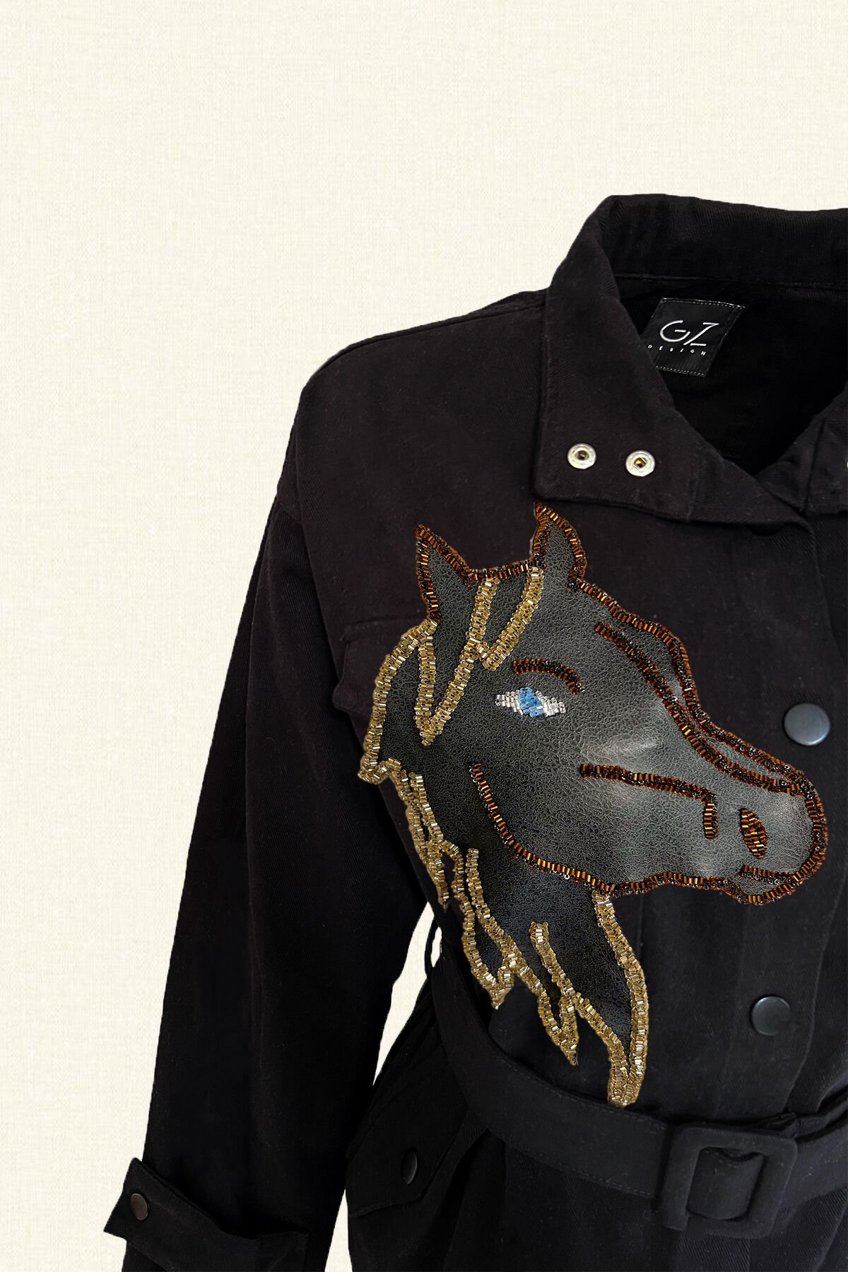 Deri Üzeri Mavi Gözlü At Figürlü Siyah Renk Jean Ceket