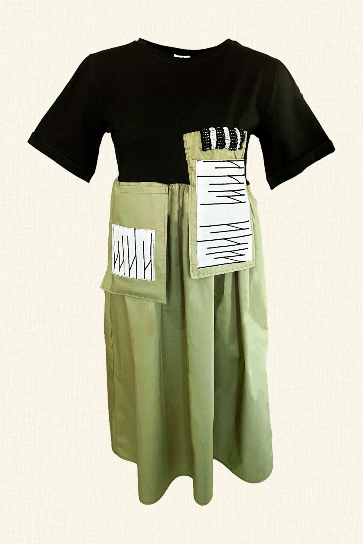 Boncuk İşlemeli Cep Detaylı Oversize Yeşil Etekli Siyah Elbise