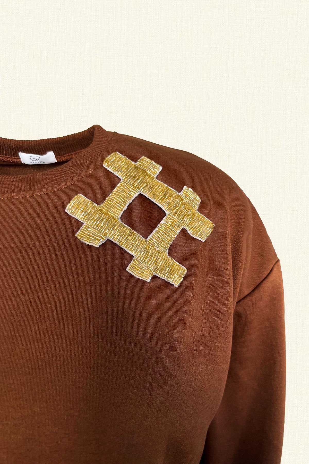 Gold Kare İşlemeli Kahverengi Renk Oversize Sweatshirt