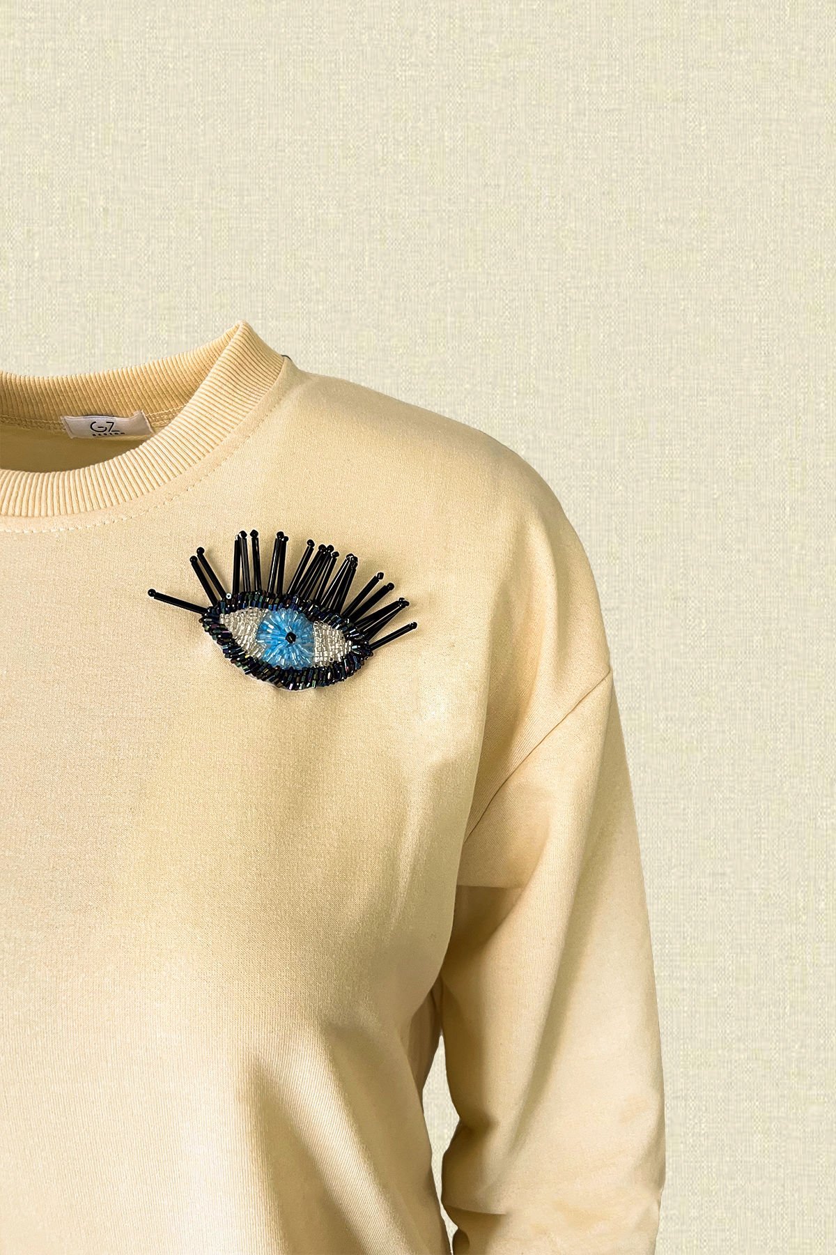 Göz İşlemeli Krem Renk Oversize Sweatshirt