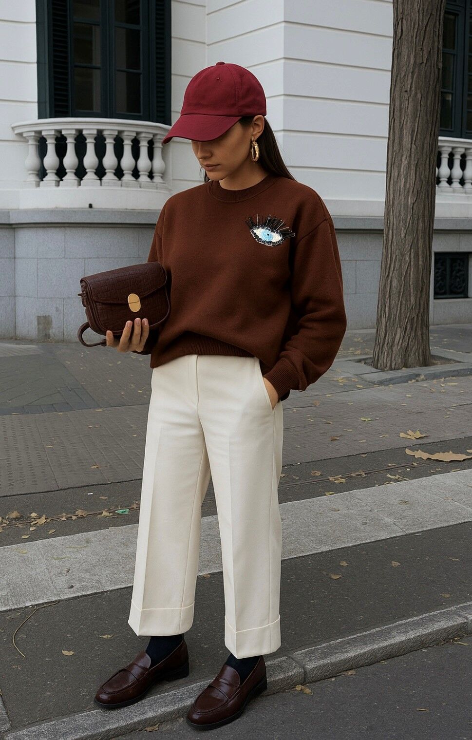 Göz İşlemeli Kahverengi Renk Oversize Sweatshirt