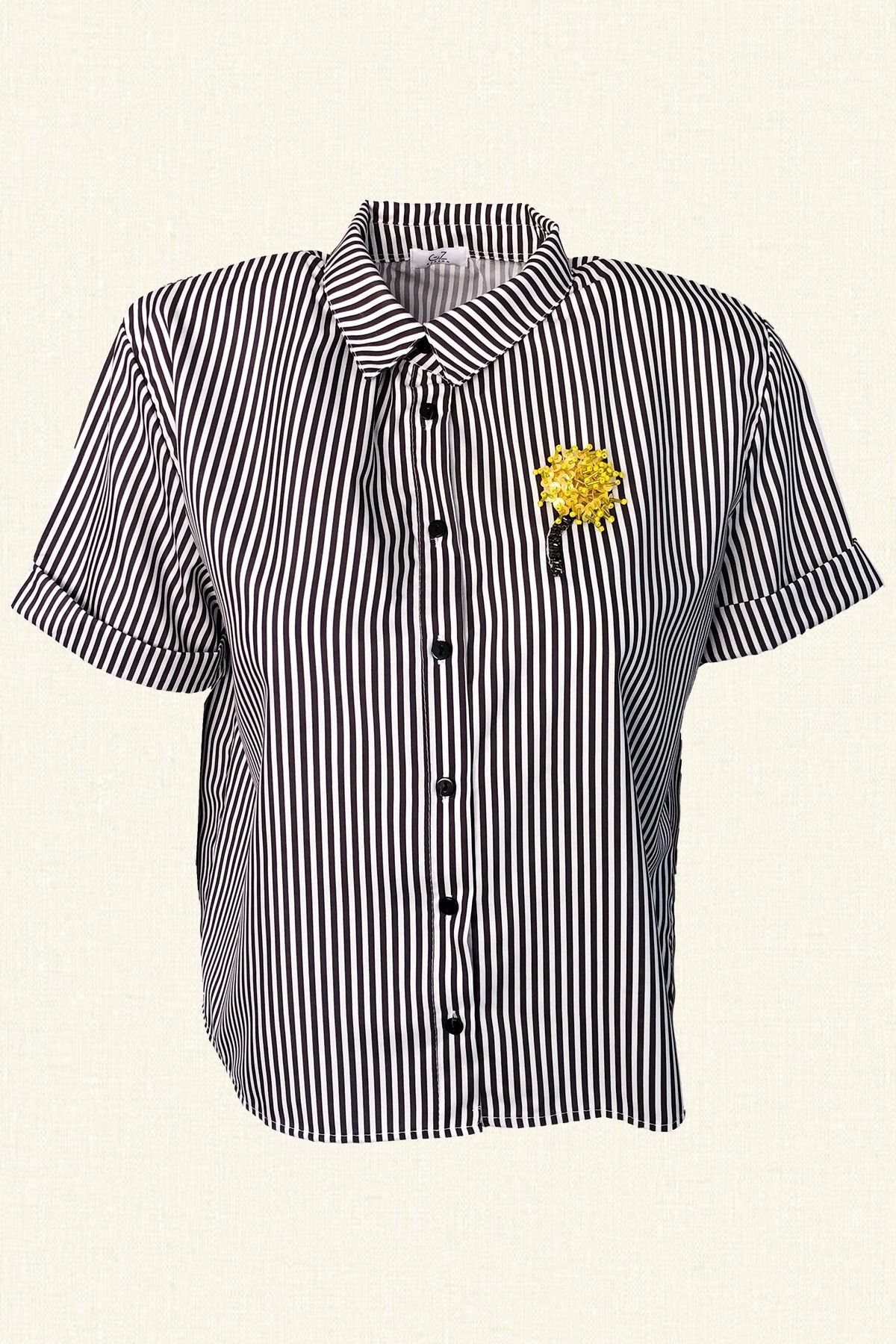 Sarı Çiçek İşlemeli Siyah Beyaz Çizgili Kısa Kollu Oversize Gömlek