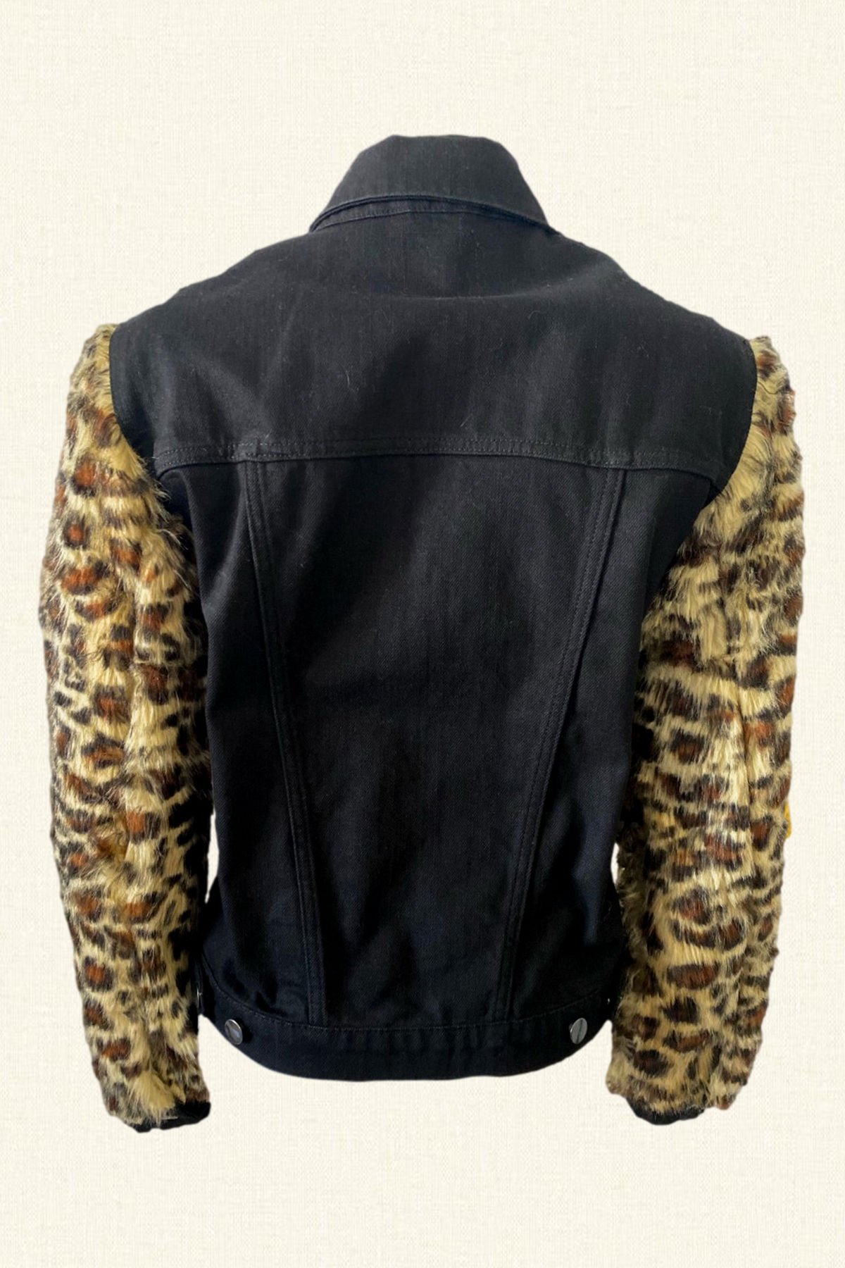 Kolları Leopar Kürklü Önü Boncuk İşli Siyah Jean Ceket