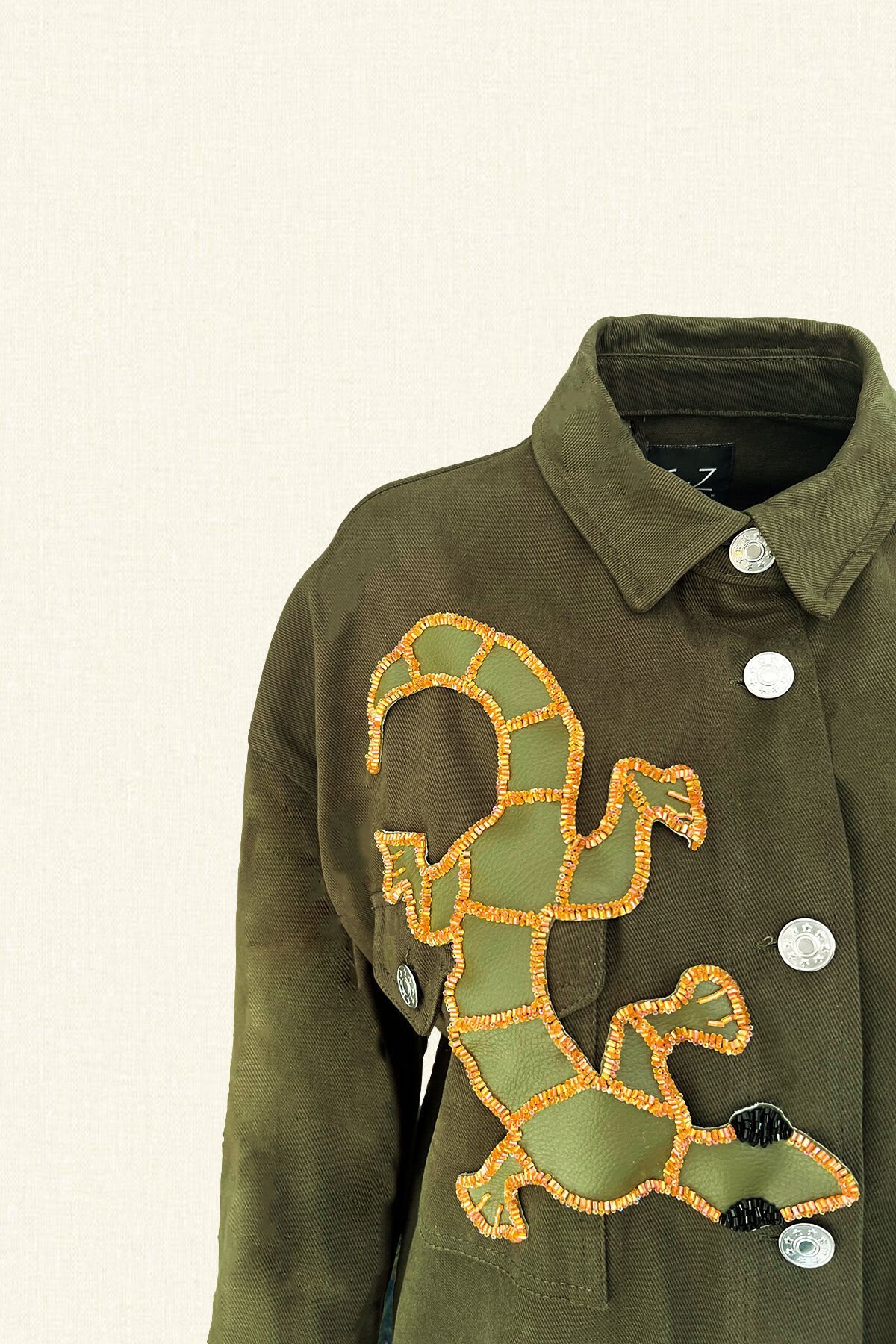 Deri Üzeri Boncuk İşlemeli Kertenkele Figürlü Uzun Yeşil Renk Jean Ceket