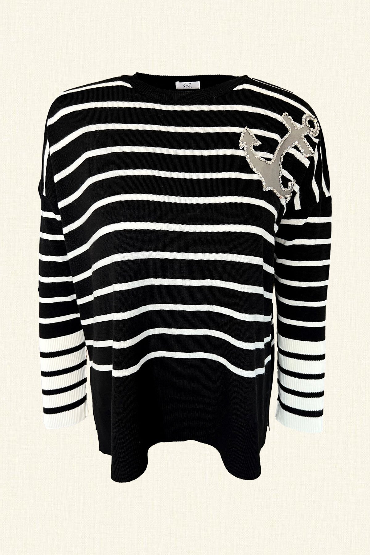 Deri Üzeri Çapa Figürlü Beyaz Çizgili Triko Kazak