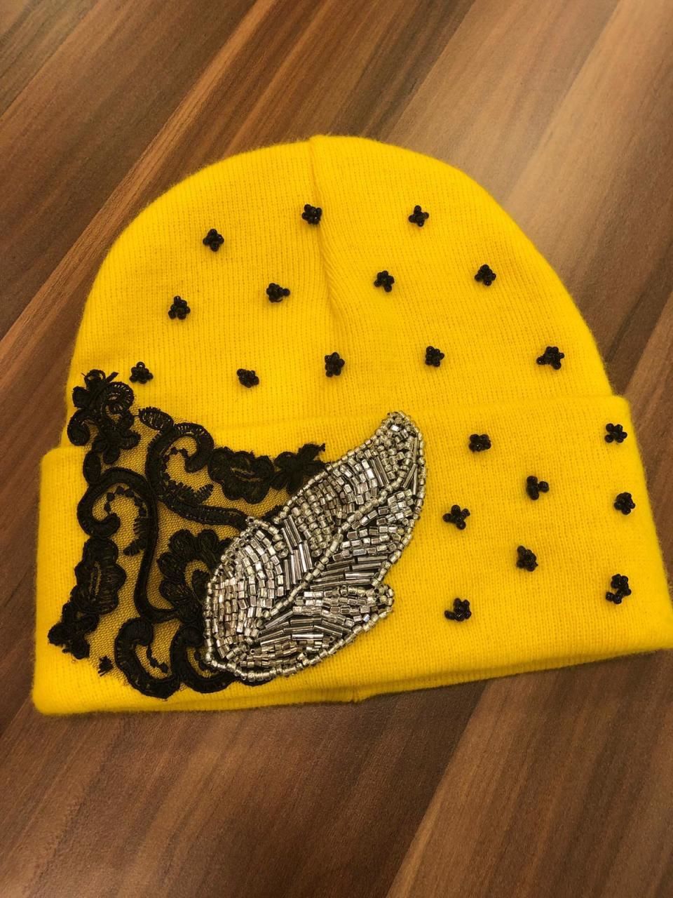 Yaprak Desenli Sarı Bere