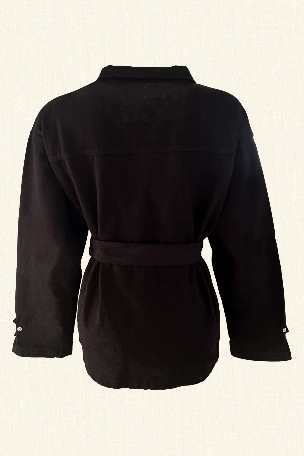 Deri Üzeri Boncuk İşlemeli Akrep Figürlü Siyah Renk Jean Ceket