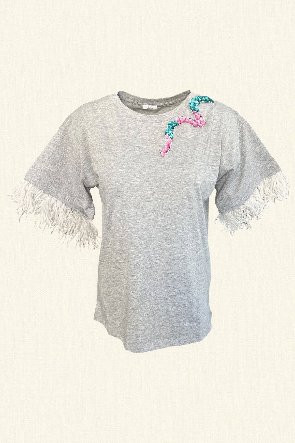 Pembe Renk İşlemeli Tüy Detaylı Bisiklet Yaka Oversize Gri Tişört