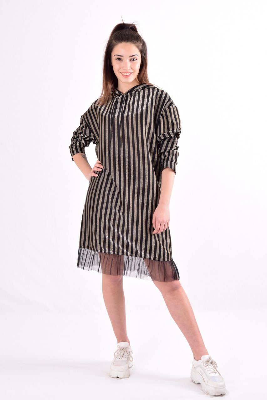 Siyah-Gold Çizgili Etek Ucu Tüllü Kapşonlu Elbise