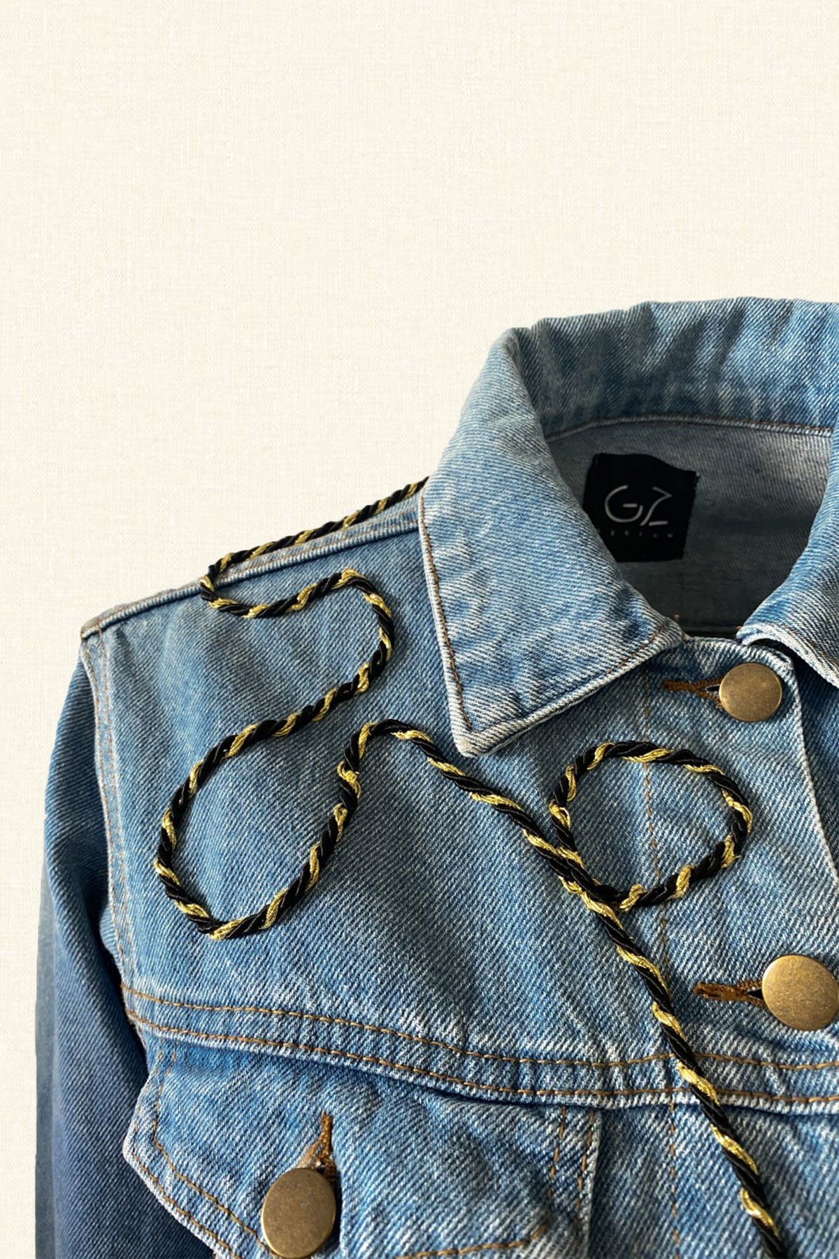 Manzara Sırt Detaylı Açık Renk Jean Ceket