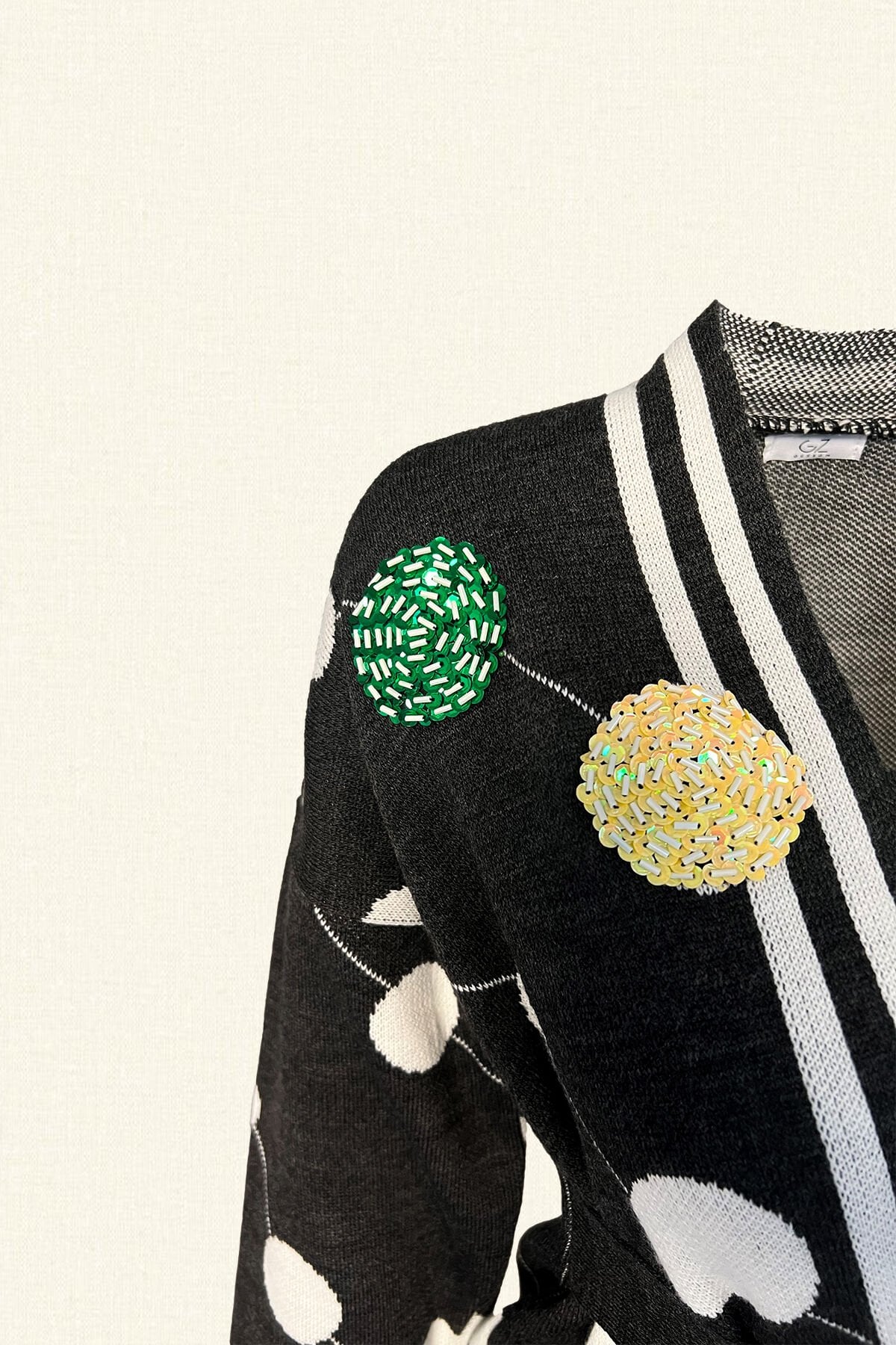 Renkli İşlemeli Puantiye Desenli Füme Renk Hırka