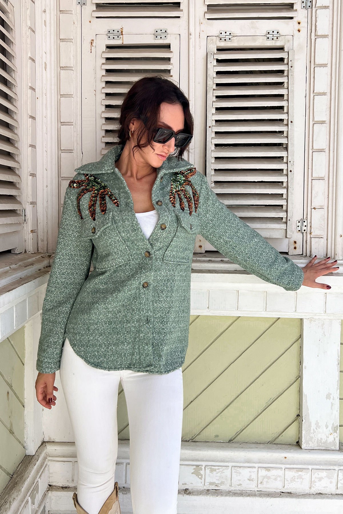 Kahverengi-Yeşil İşlemeli Mint Yeşili Yünlü Kaşe Ceket