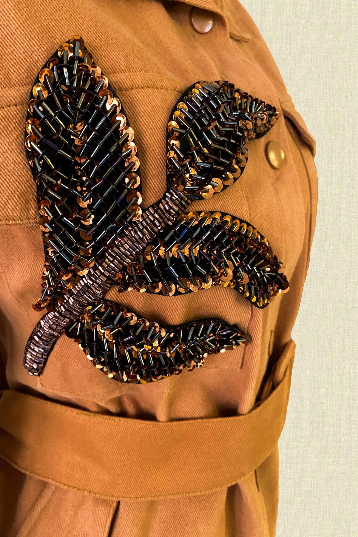 Bakır Yaprak İşlemeli Kiremit Renk Jean Ceket